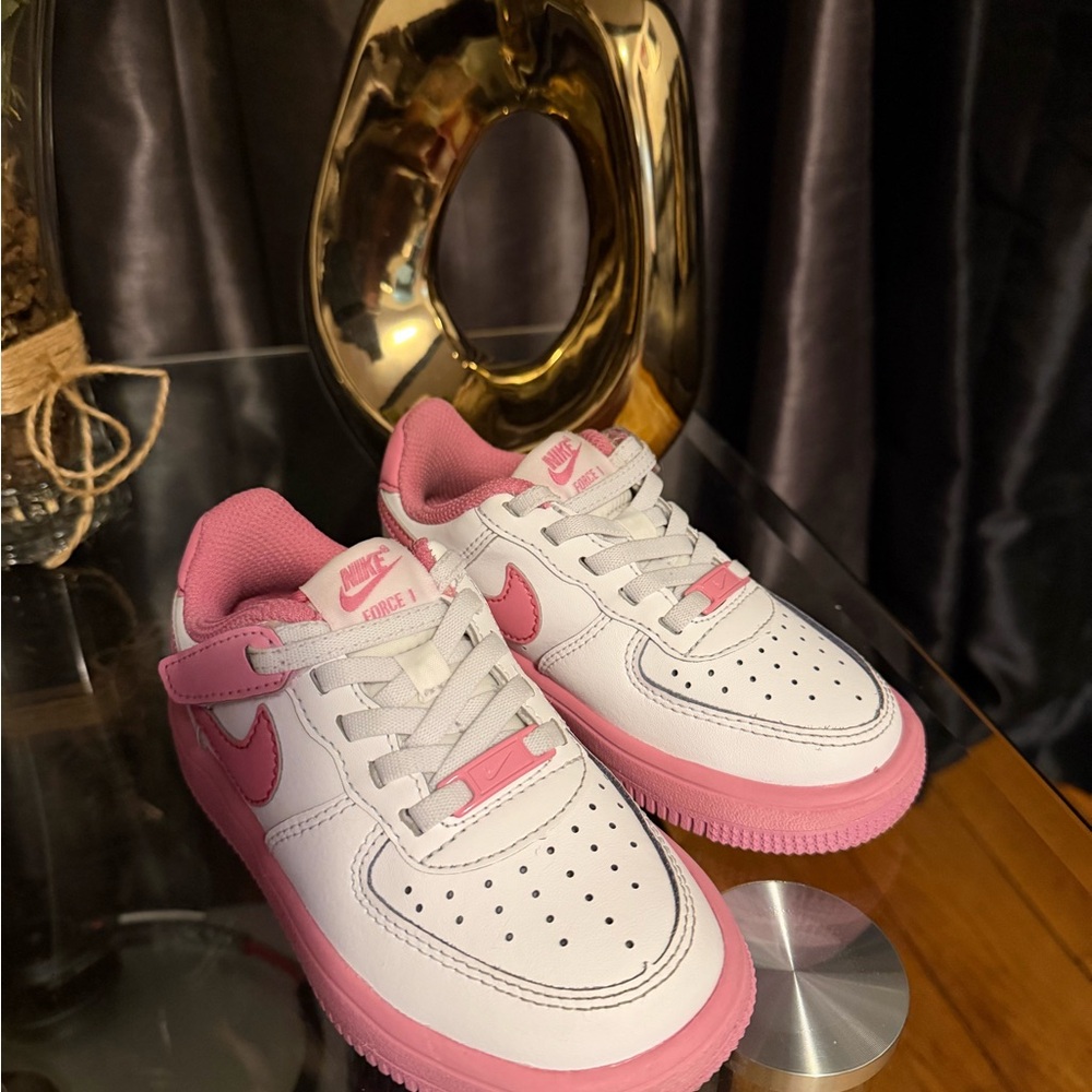 Force1 Kids Sneakers in Pink and White